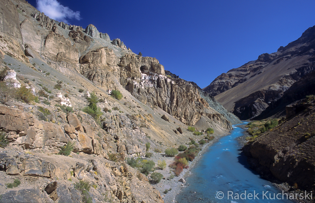 Nie można wyświetlić zdjęcia: R-Kucharski_scanned-photos_Ladakh_009.jpg