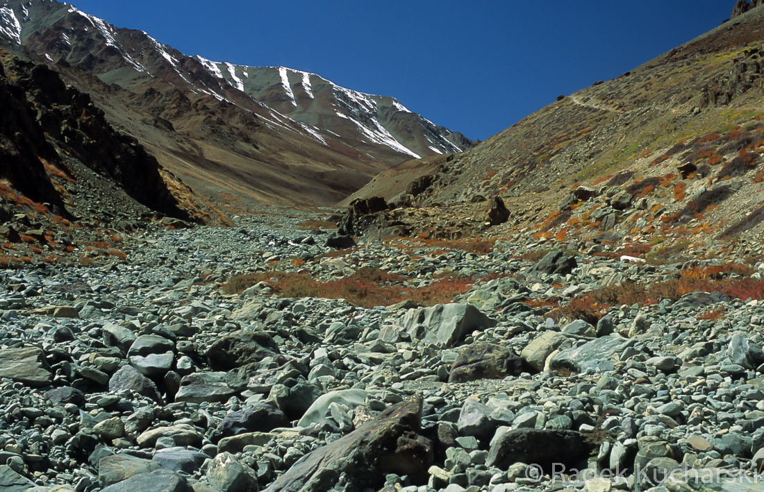 Nie można wyświetlić zdjęcia: R-Kucharski_scanned-photos_Ladakh_014.jpg